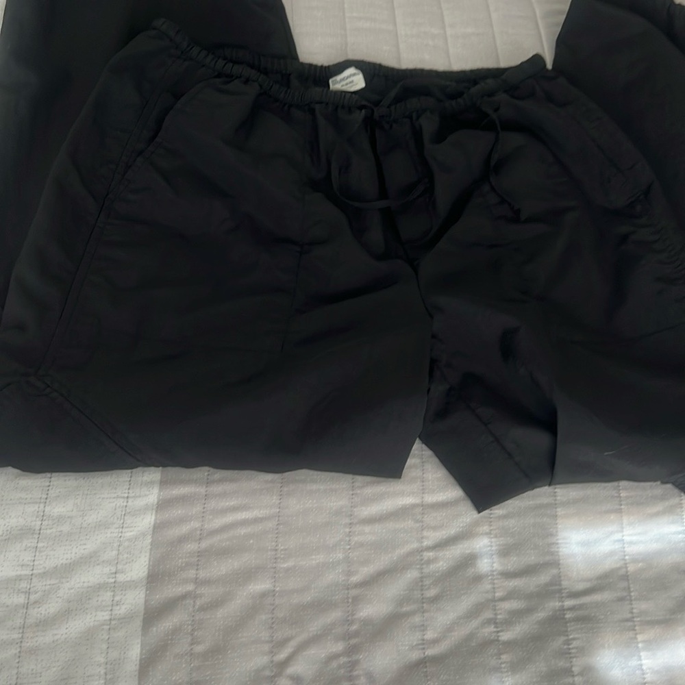 NO Boundaries Parachute
Pants, Women's Black Cargo Pants size M never warm - Picture 8 of 13